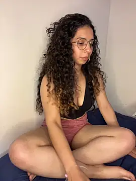 katniss_everdeen_'s Live XXX Chat