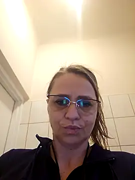 BLONDKICIA1 – Kamerová šou