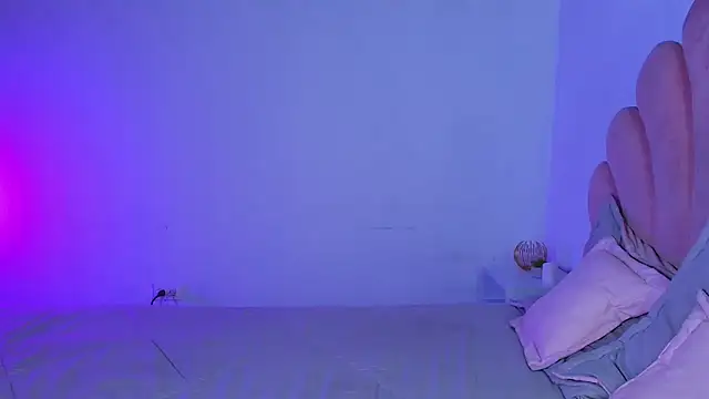 MiaColucci18 Live XXX Chat