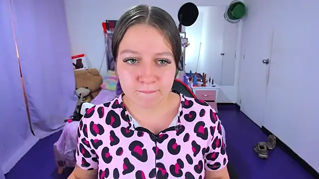 Luna_Analya élő XXX-chatje