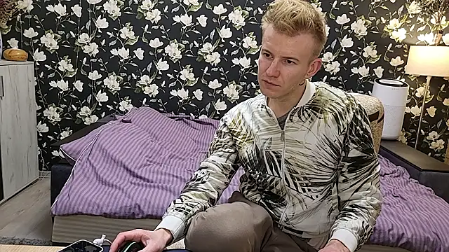 Вебкам-шоу Vuitton