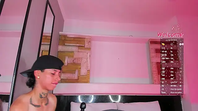 XXX chat uživo modela AmberAdams_