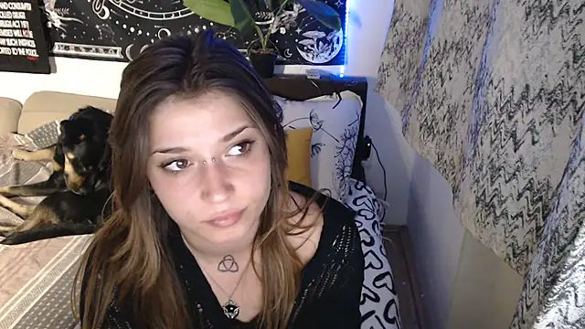 AlienforTwenty's Live XXX Chat