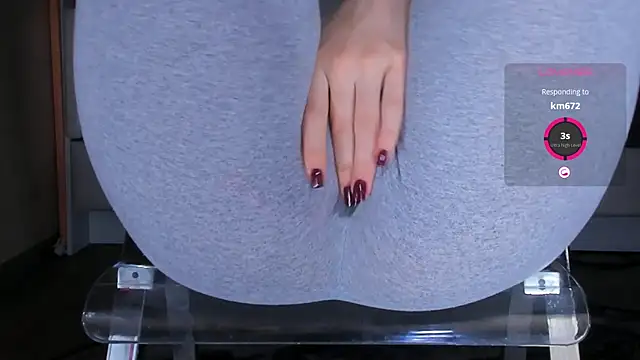 Cameltoe_squirt_inPants' Live XXX Chat