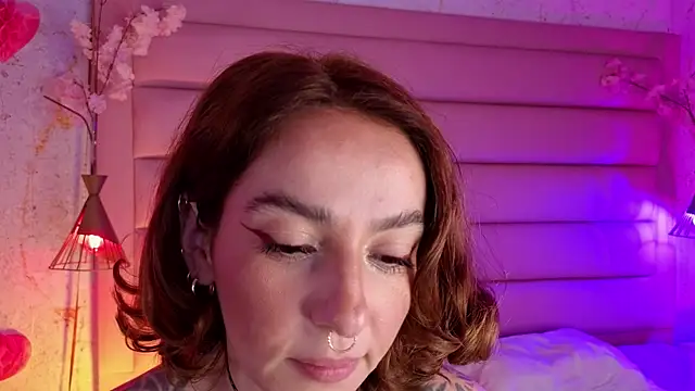 Evangelyne_1's Webcam Show