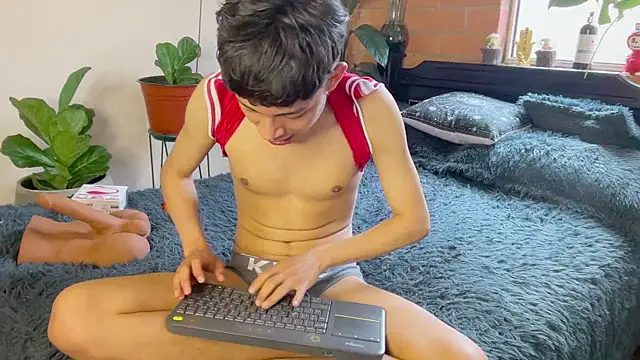 Онлайн чат XXX Andy_Belier23