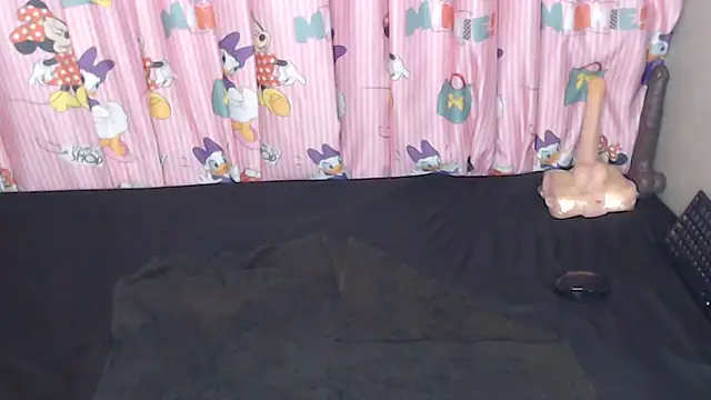 TrishahXo élő XXX-chatje