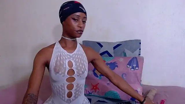 Nikistickyxx25's Live XXX Chat