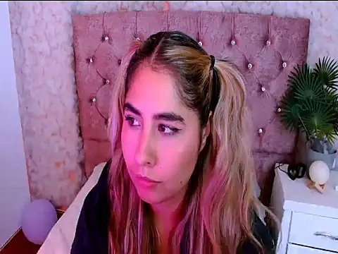 Sofiazaf_ élő XXX-chatje