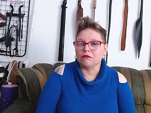 Czat XXX na żywo – Leah_R