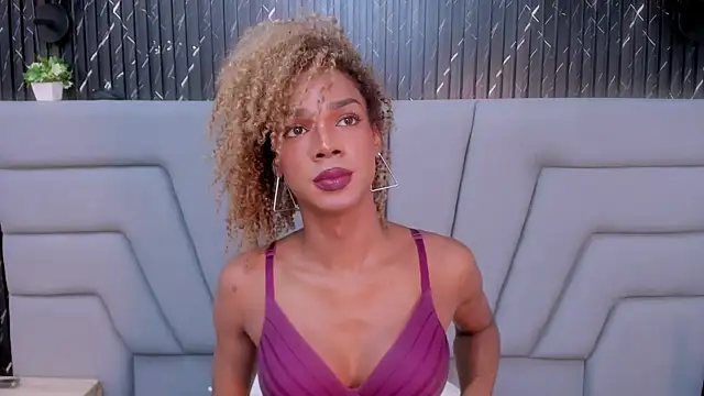 NaomiSteward webkamerás műsora