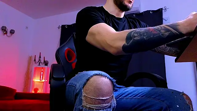 MightyAaron66 Chat XXX in diretta