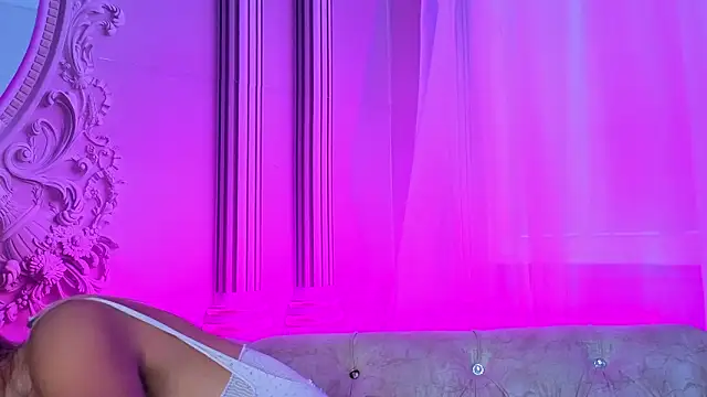 Chat +18 de Carohorny4u ao vivo