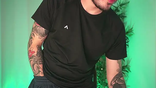 Tony_Wylie Chat XXX live