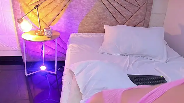 EmmaBlossom élő XXX-chatje