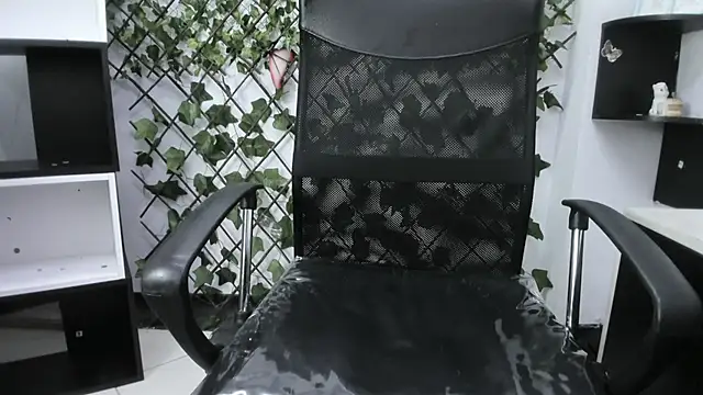 Chatroom XXX en direct de sophi_hardd_