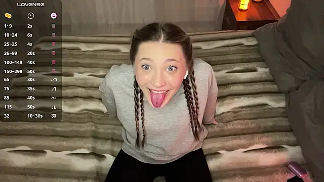 دردشة 1Kellynaive الجنسية المباشرة