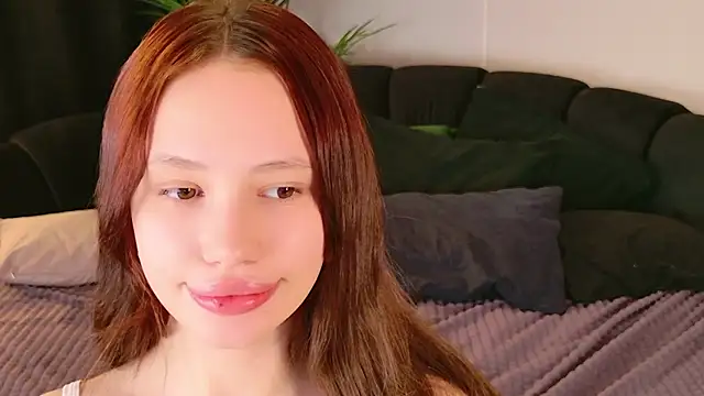 neya_milk élő XXX-chatje