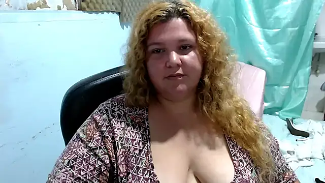 Pokazy przed kamerką – bbwsquirt