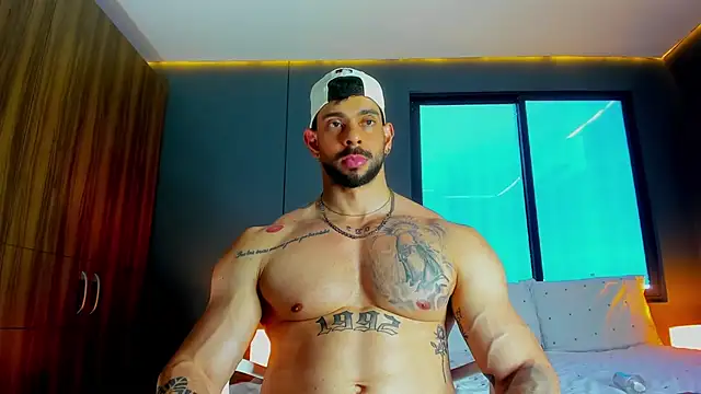 massimo_visconti: διαδικτυακό σόου στην κάμερα