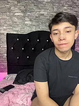 Noah_ledomのライブXXXチャット