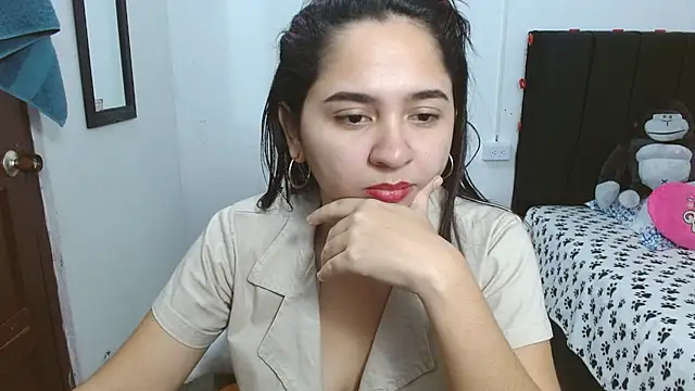 Chat XXX en directo de Thalian