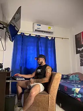 Kenny_romano élő XXX-chatje