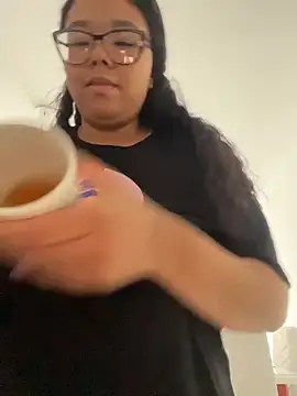 XMara: διαδικτυακό σόου στην κάμερα