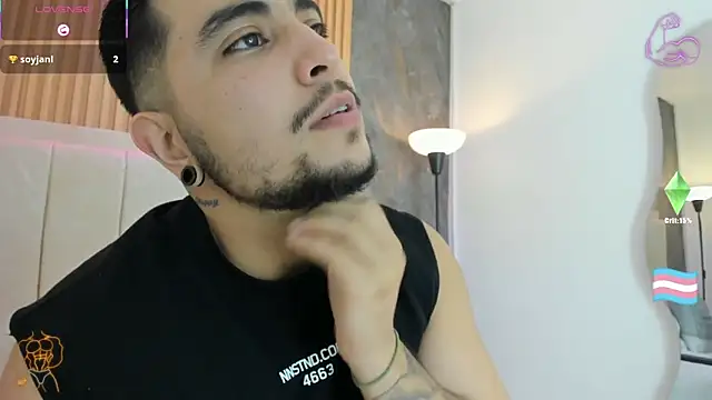 marcus_harris Show in webcam