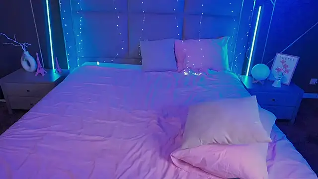 LittleJulii Webcamshow