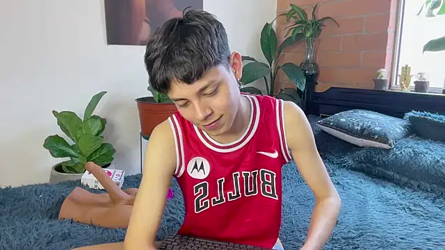 Andy_Belier23: онлайн-секс-чат