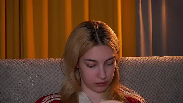 AngelicRice Adlı Modelin Canlı XXX Sohbeti