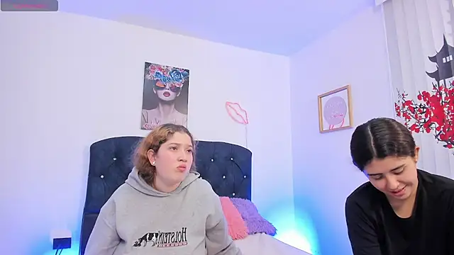 valeria_and_zoe Webcam show
