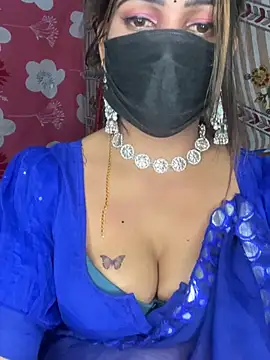 CUTI-NAINA Adlı Modelin Canlı XXX Sohbeti