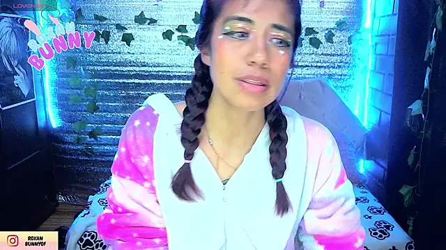 แชท XXX สดของ Roxanbunny1