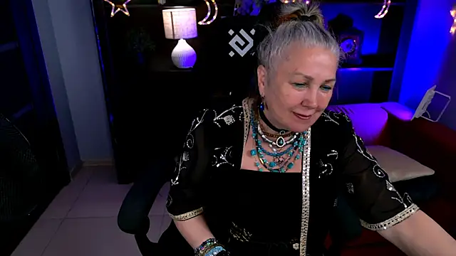 LilaMaharani live XXX chat