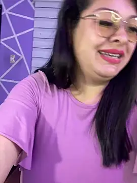 MiiaaJoness webcam show