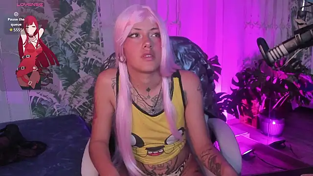 _sharlotte777 Chat XXX in diretta