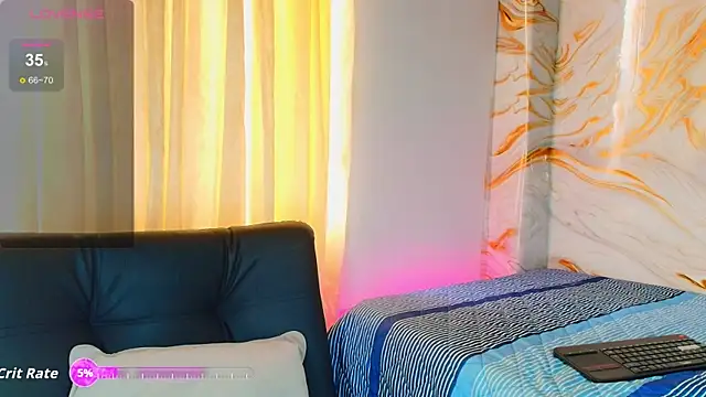 EbonyHansNight Show in webcam