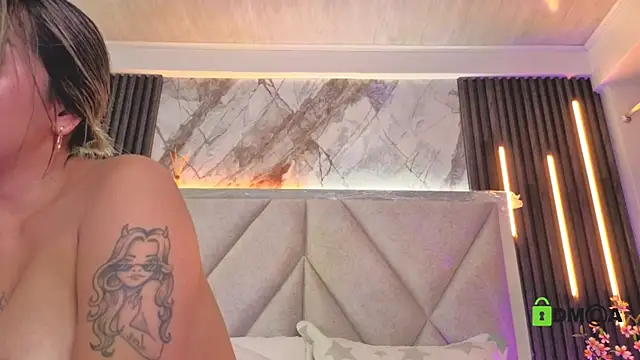 Happy_tits Chat XXX in diretta