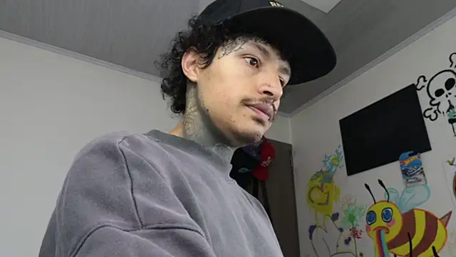 trieone's Live XXX Chat