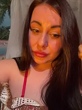 DaisyStreet live XXX chat