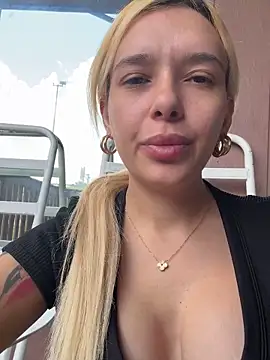 Show de kimberlyReyes_ na webcam