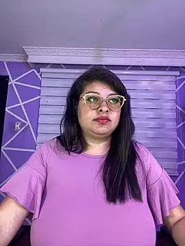 MiiaaJoness Chat XXX in diretta