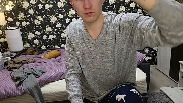 Вебкам-шоу Vuitton