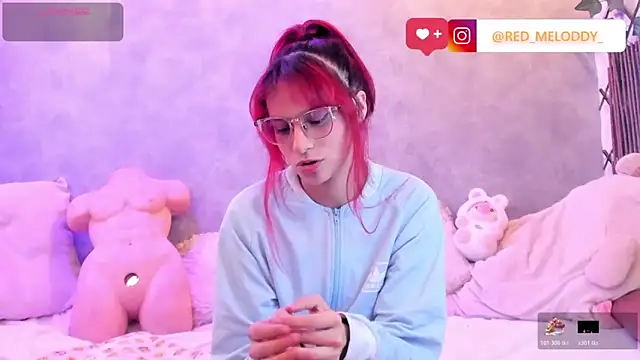 XXX chat uživo modela RedMeloddy