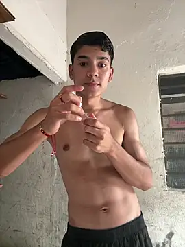 pabloflaquito23 Adlı Modelin Canlı XXX Sohbeti