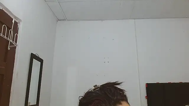 Czat XXX na żywo – Thalian