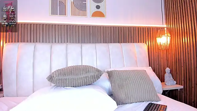 LisaLain: онлайн-секс-чат