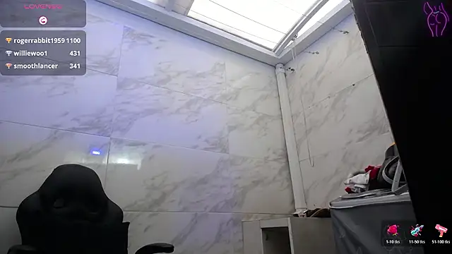 Pokazy przed kamerką – kyra_jeet